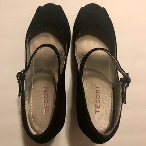 Tesori suede peep toe wedge